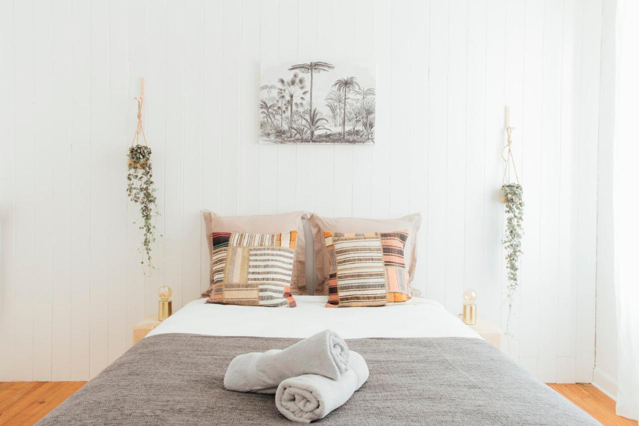 Coachella Vintage Chic In The Heart Of St Charles Biarritz Apartment Екстериор снимка