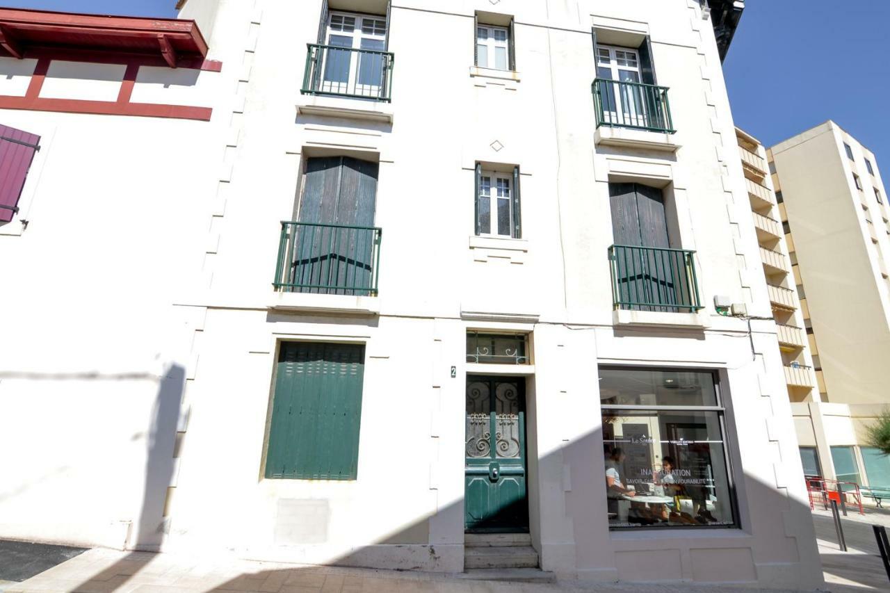 Coachella Vintage Chic In The Heart Of St Charles Biarritz Apartment Екстериор снимка